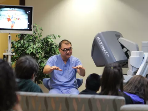 Doctor from Gordon Robotic Surgery giving lecture to G6 Students